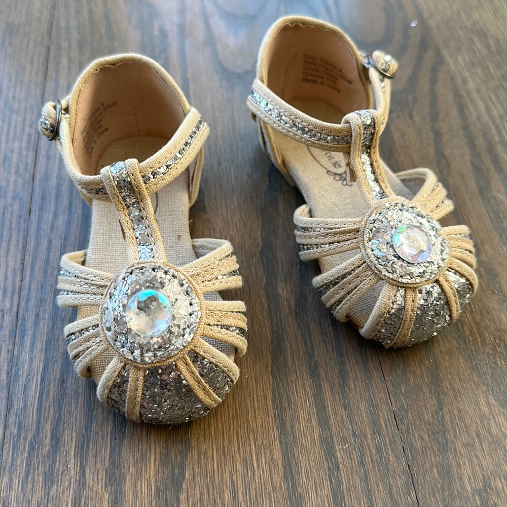 Toddler size 4 girls glitter and gemstone dress shoes by Joyfolie.